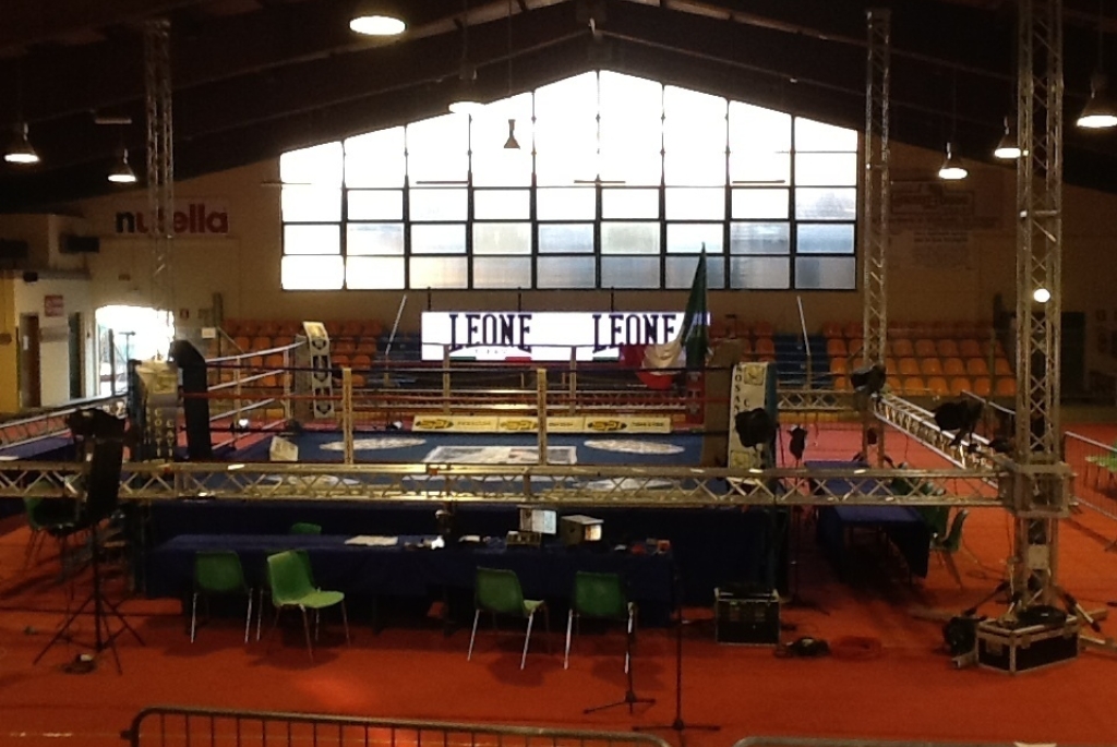 Installazione impianto luci campionato boxe (Trieste)